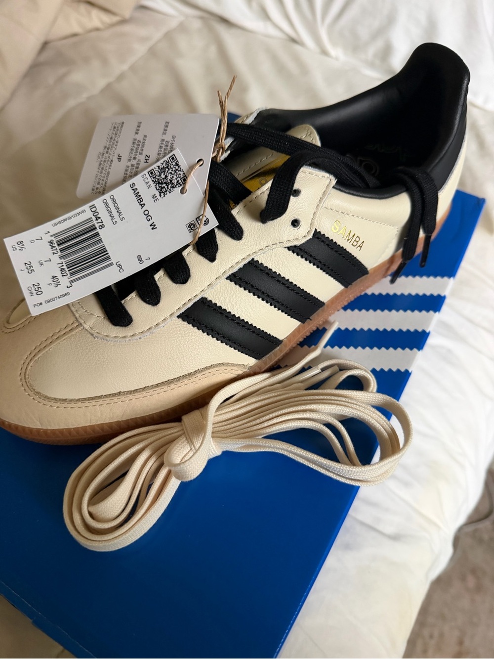 Adidas Samba Men’s Classic Cream and Black Shoes - Picture 8 of 8